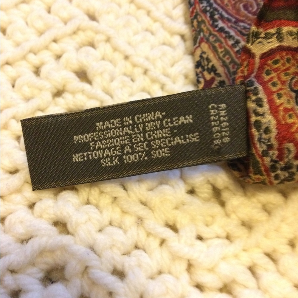 Woman’s Scarf - Picture 2 of 4